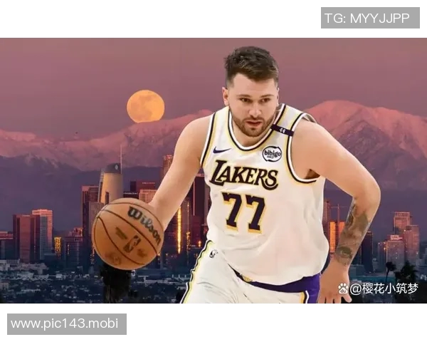 落后8分到赢9分！湖人逆转密码揭晓，东契奇力压老詹成湖人关键球员！